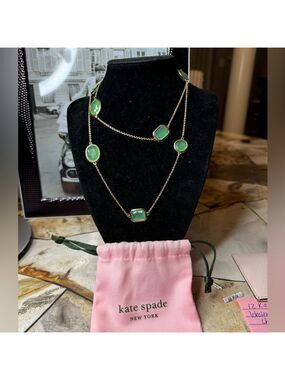 Kate Spade  Vegas Jewels, Long Scatter Necklace EUC Beautiful Light Green Stone